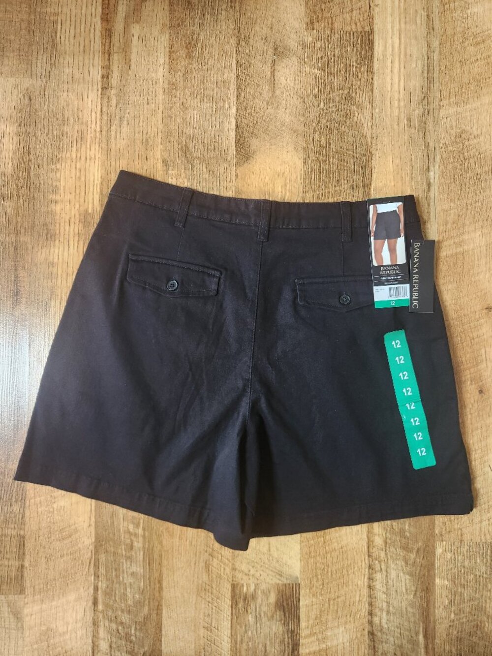 Banana Republic Women's Black Pleat Front Short Size 12 - Picture 2 of 8